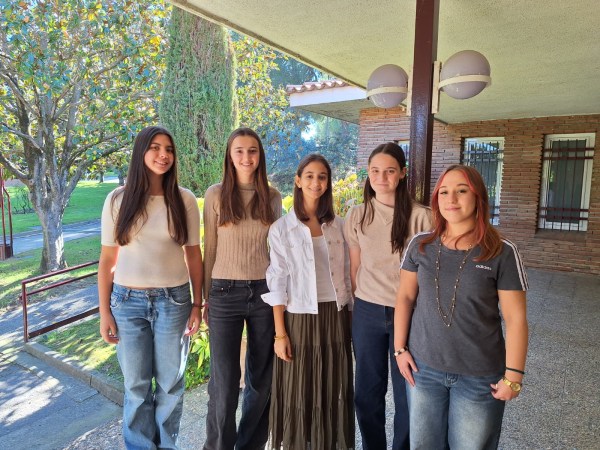 Cinc alumnes de La Vall, seleccionades per a Joves per la Medicina!